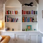 Spacious 3Br 2Bh Apt With Garden In West Putney