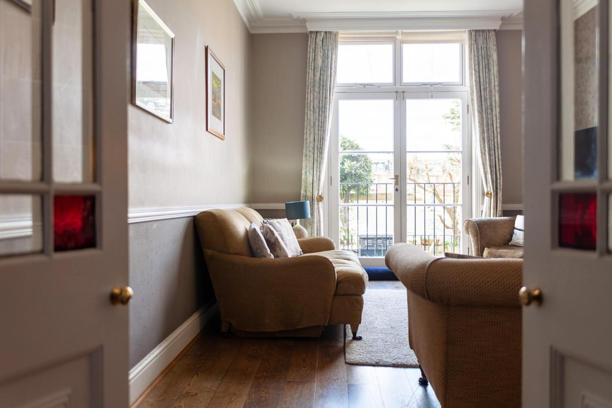 Spacious 3br 2bh With Garden In West Putney Appartamento *